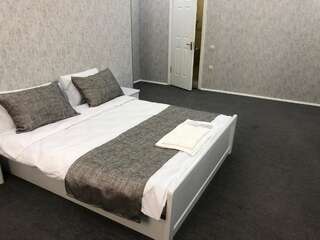 Хостелы Nizami Street Hostel Баку Двухместный номер Делюкс с 1 кроватью-2