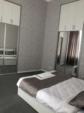Хостелы Nizami Street Hostel Баку Большой двухместный номер с 1 кроватью-35